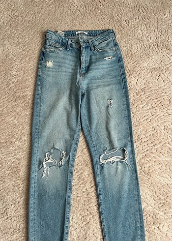 Kadın Mavi Denim Yırtık Pantolon