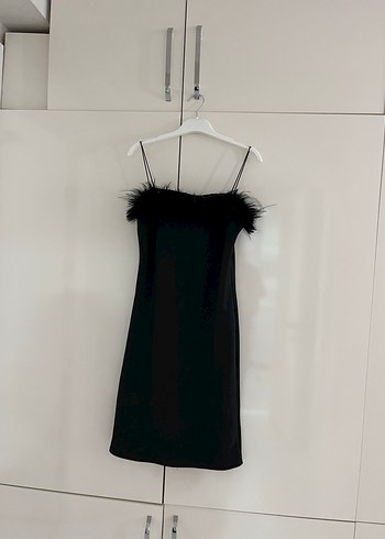 m Beden Tüy Detaylı Siyah Midi Strappy Abiye Elbise