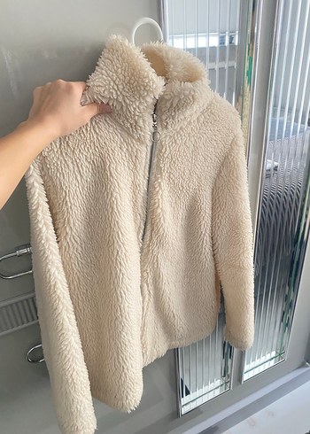 Bej Yüksek Yakalı Kadın Peluş Ceket