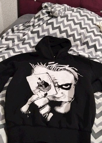 Kapüşonlu Siyah Joker Baskılı Sweatshirt