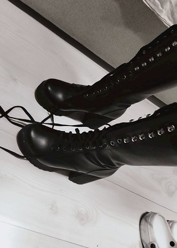 Siyah Deri Gotik Stiletto Topuklu Bot - Görsel 4