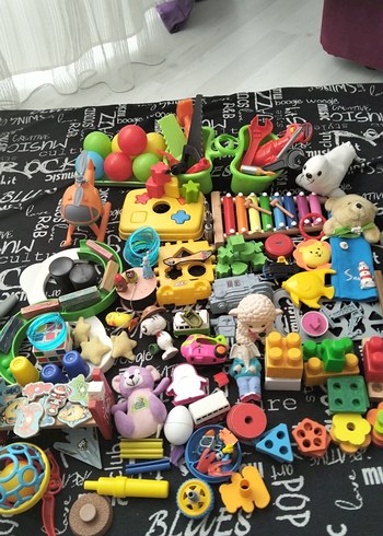 Renkli Çeşitli Oyuncak Seti - Görsel 4