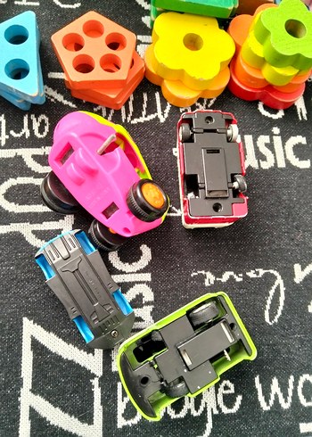 Renkli Çeşitli Oyuncak Seti - Görsel 5