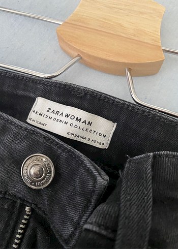 Zara Siyah Yırtık Detaylı Kadın Kot Pantolon - Görsel 3