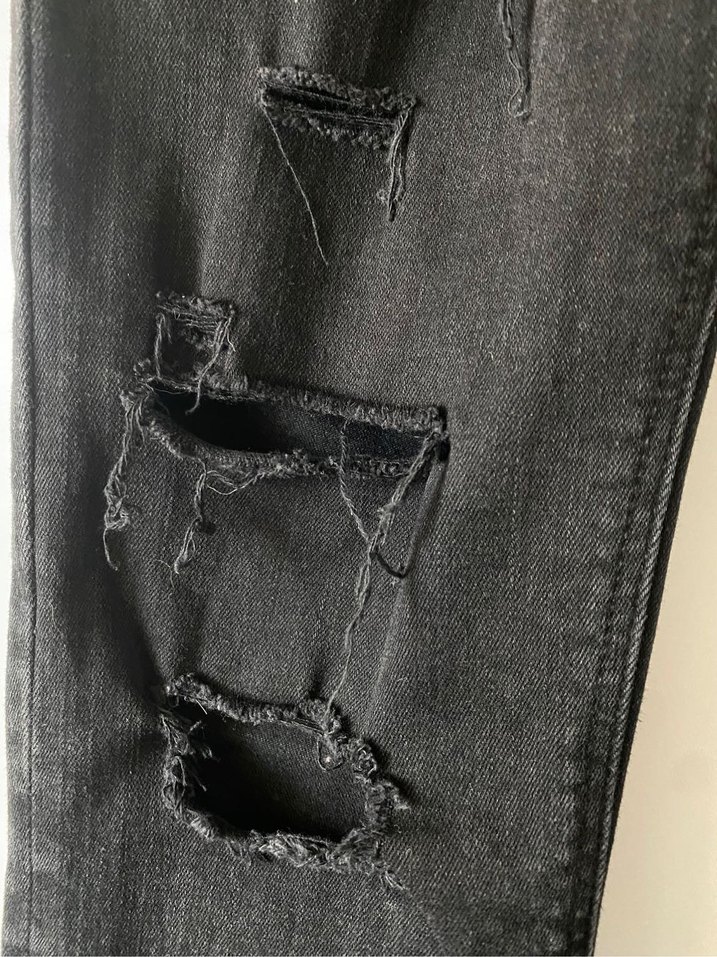 Zara Siyah Yırtık Detaylı Kadın Kot Pantolon - Görsel 2