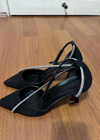 38 Beden Klasik Siyah Stiletto Yılan Desenli Kadın Ayakkabı