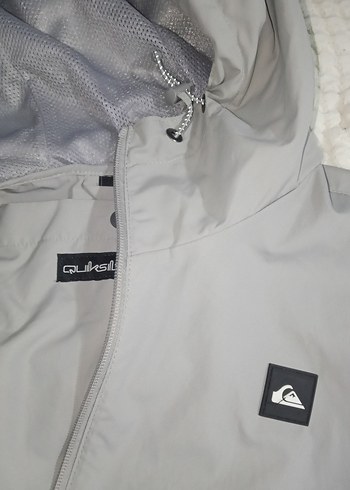 Orjinal sıfır Quiksilver Gri Kapüşonlu Erkek Fermuarlı Rüzgarlık - Görsel 3