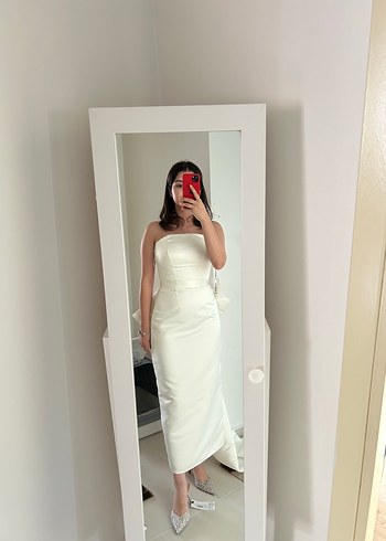 Minimalist Straplez Beyaz Uzun Gelinlik