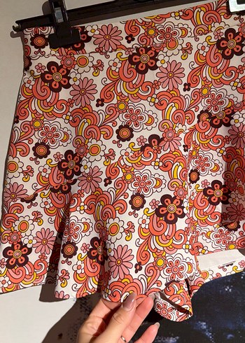 Kadın Kahverengi Askısız Crop Top ve Çiçekli Şort Etek - Görsel 4