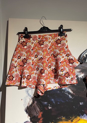 Kadın Kahverengi Askısız Crop Top ve Çiçekli Şort Etek - Görsel 3