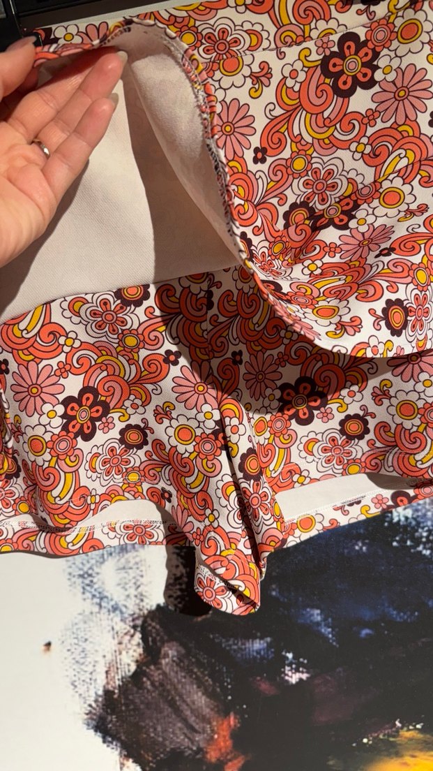 Kadın Kahverengi Askısız Crop Top ve Çiçekli Şort Etek - Görsel 5