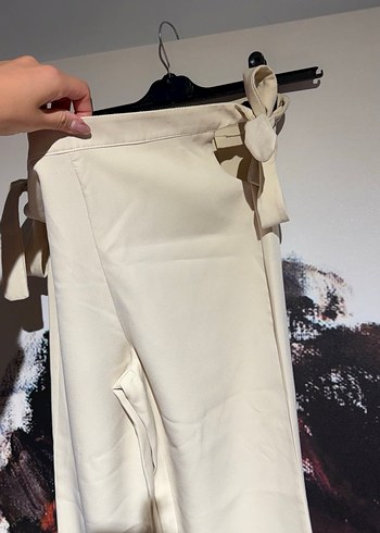 Ekru-Krem  Kemerli Kadın Kumaş Pantolon - Görsel 3