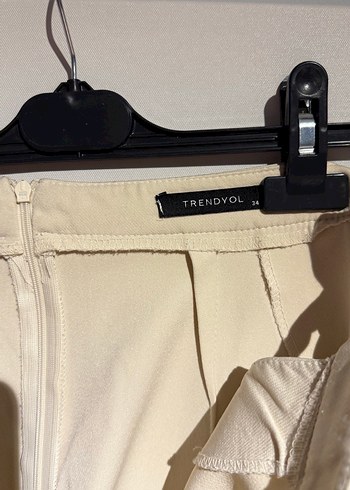 Ekru-Krem  Kemerli Kadın Kumaş Pantolon - Görsel 4