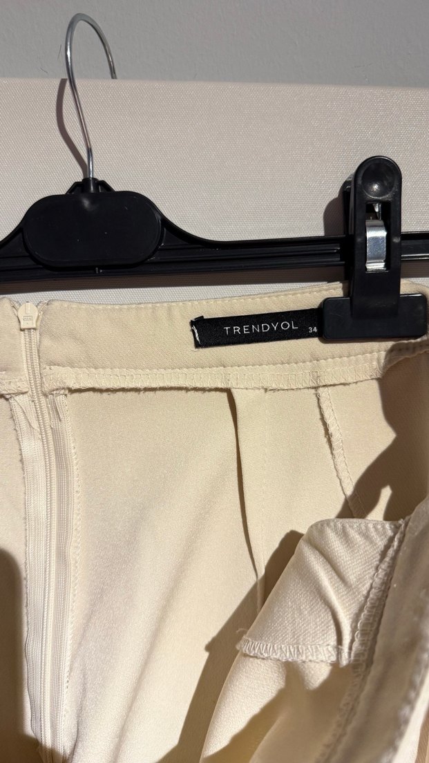 Ekru-Krem  Kemerli Kadın Kumaş Pantolon - Görsel 4