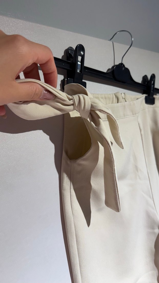 Ekru-Krem  Kemerli Kadın Kumaş Pantolon - Görsel 2