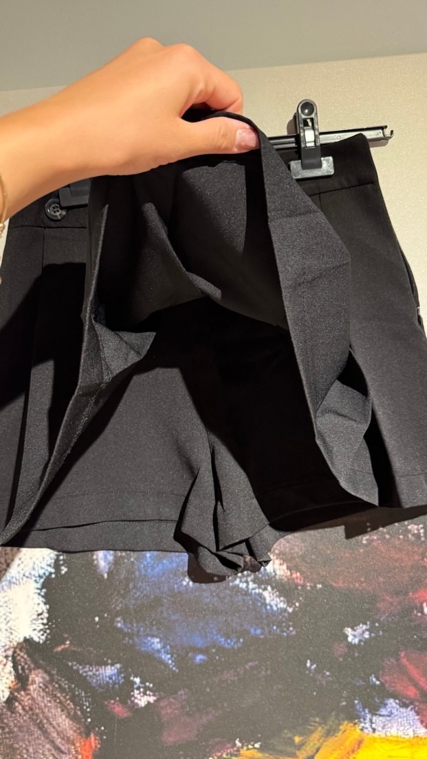 Siyah Pilili Mini Etek - Görsel 3