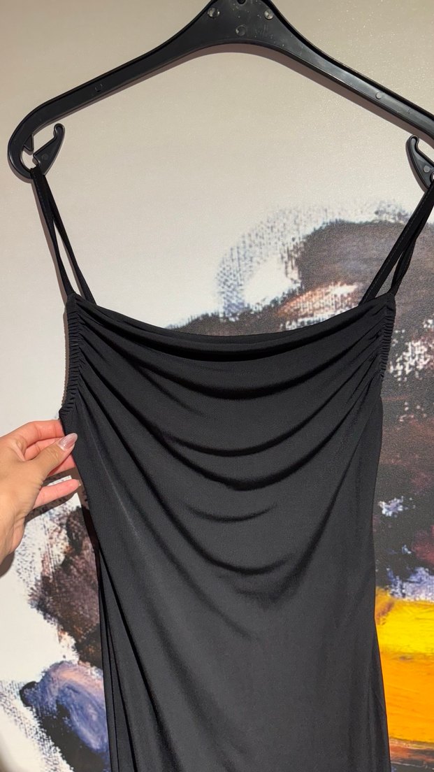 Siyah Drapeli Uzun Askılı Elbise - Görsel 3