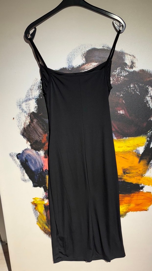 Siyah Drapeli Uzun Askılı Elbise - Görsel 4