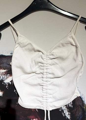 Beyaz Bej Pamuklu Kemerli Bol Kesim Kısa Pantolon - Görsel 3