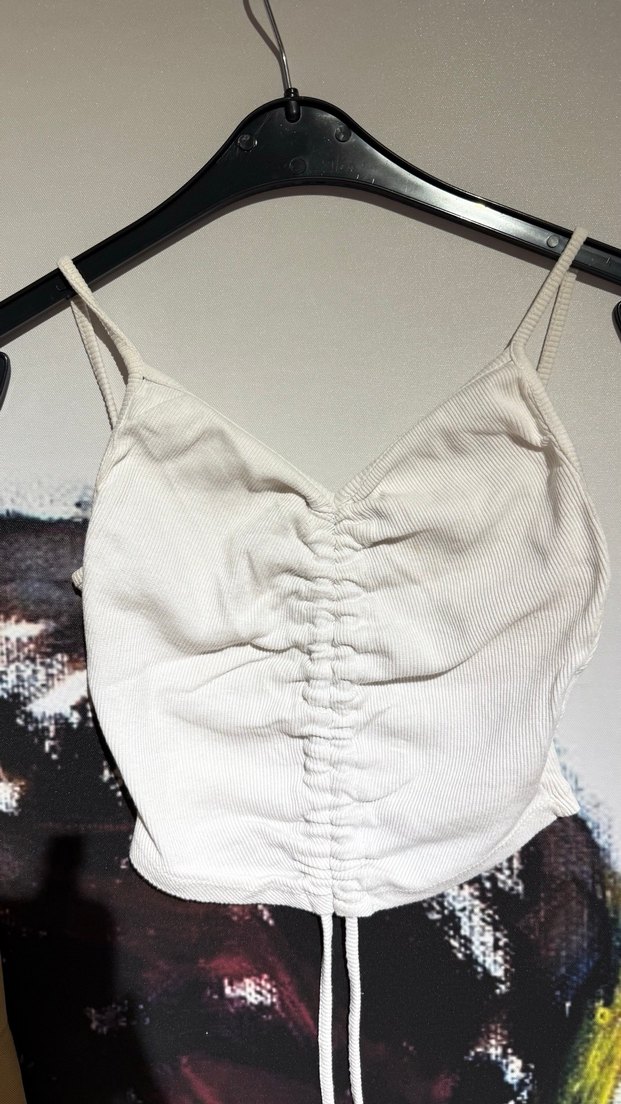 Beyaz Bej Pamuklu Kemerli Bol Kesim Kısa Pantolon - Görsel 3