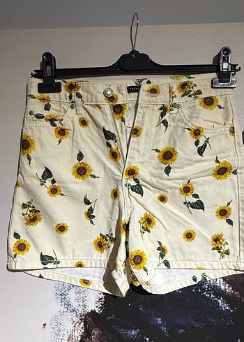 Sarı Desenli Mini Şort Sarı Bluz - Görsel 3