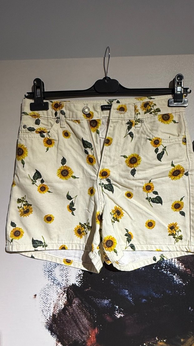 Sarı Desenli Mini Şort Sarı Bluz - Görsel 3