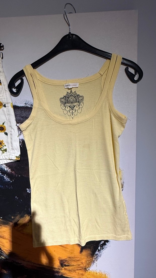 Sarı Desenli Mini Şort Sarı Bluz - Görsel 4