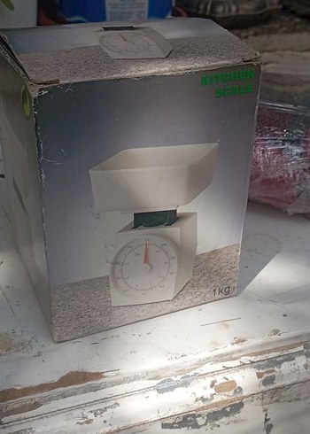 Beden vintage OMO Mekanik Mutfak Tartısı 1kg Kapaklı çalışır durumda