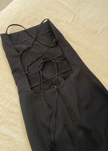 Siyah Sırt Dekolteli Yırtmaçlı Elbise - Görsel 3