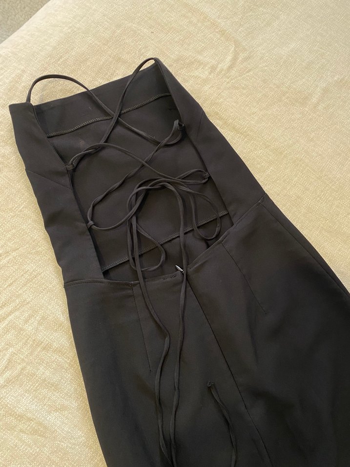 Siyah Sırt Dekolteli Yırtmaçlı Elbise - Görsel 3