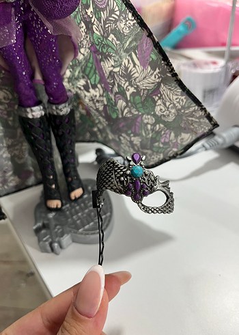 Beden Renk Mor Kıyafetli Koyu Tonlarda Bebek