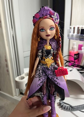 Ever After High Mor Temalı Koyu Renkli Bebek