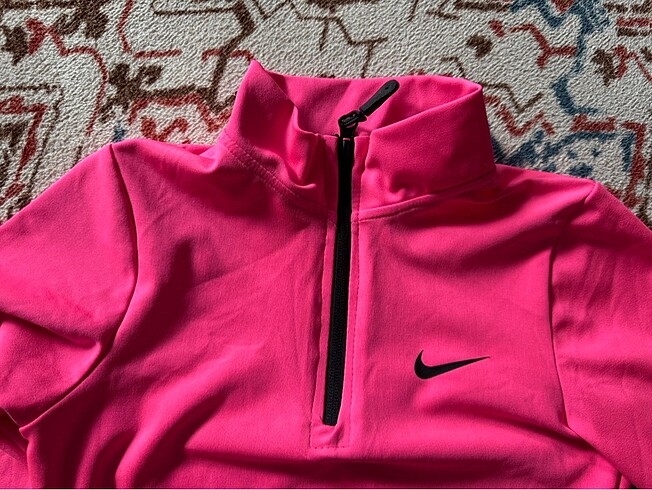 Nike SPORCU GİYİM