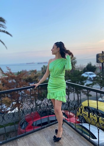 Yeşil Parlak Drapeli Mini Elbise - Görsel 3