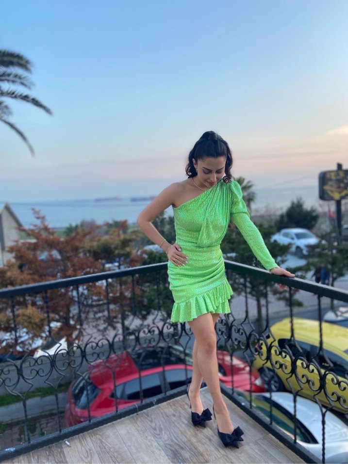 Yeşil Parlak Drapeli Mini Elbise - Görsel 2