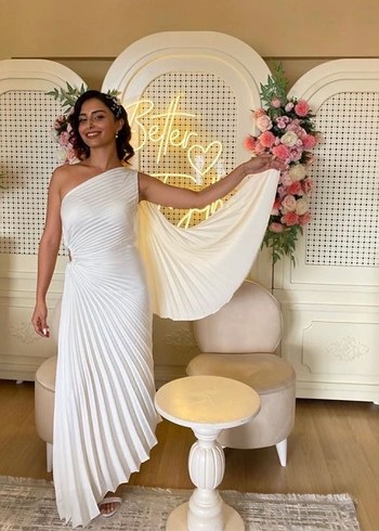 Modern Klasik Beyaz Düz Nişan Elbisesi - Görsel 2