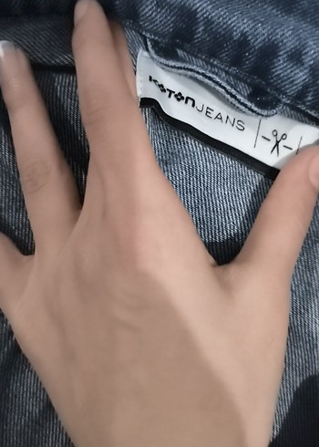 Düğmeli Kadın Kot Ceket - Görsel 4