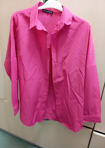 Pembe V Yaka Düğmeli Kadın Gömlek - Görsel 5