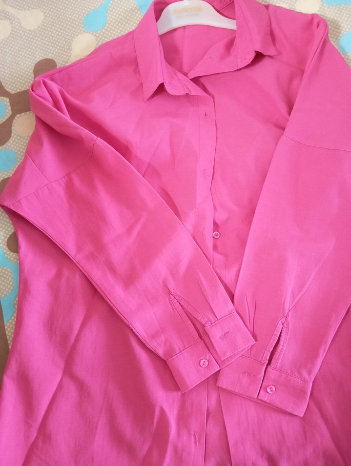 Pembe V Yaka Düğmeli Kadın Gömlek - Görsel 2