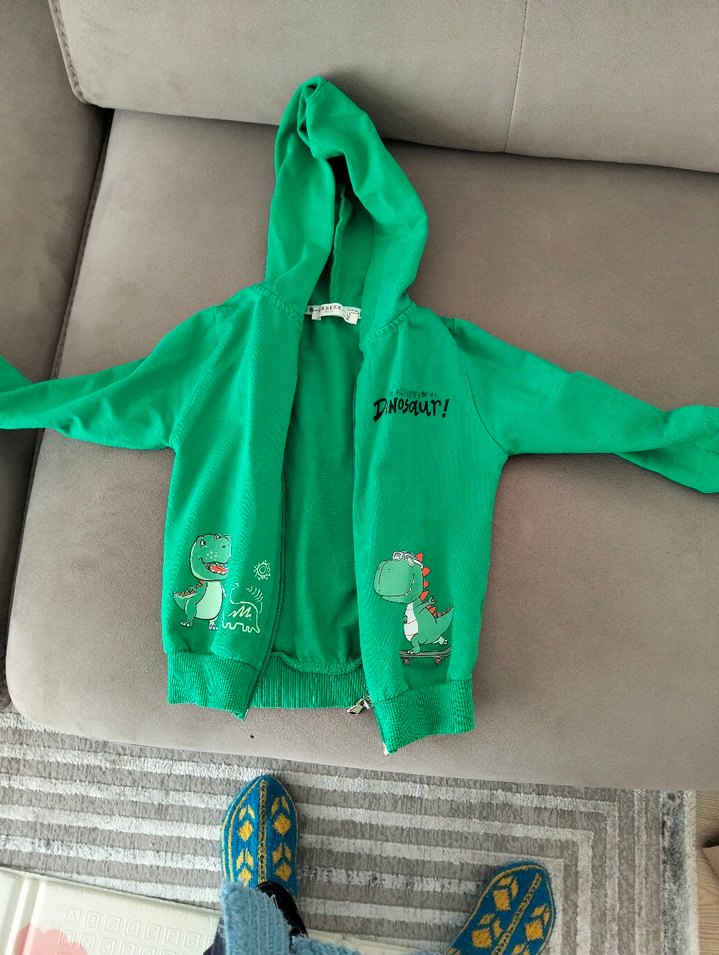 Erkek bebek için fermuarlı kapüşonlu yeşil eşofman üstü - Görsel 2