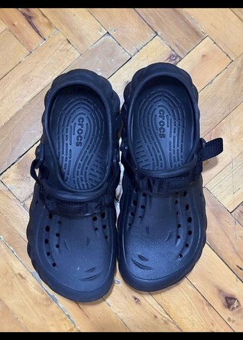 Crocs 42