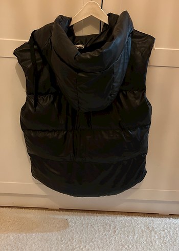 Kadın Siyah Deri Kapüşonlu Şişme Yelek - Görsel 2