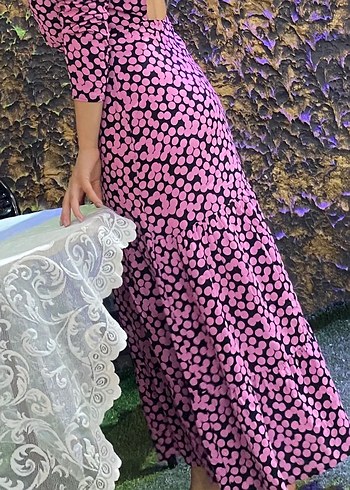 Pembe Uzun Renkli Puantiyeli Elbise