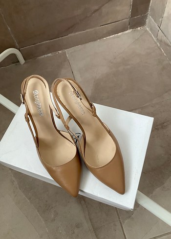 Bej Deri Tokalı İnce Topuklu Kadın Ayakkabı - Görsel 3