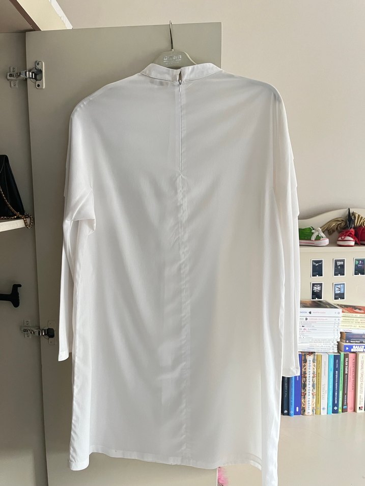Beyaz, Uzun Kollu, Pileli Midi Kadın Gömlek marka temsili - Görsel 2