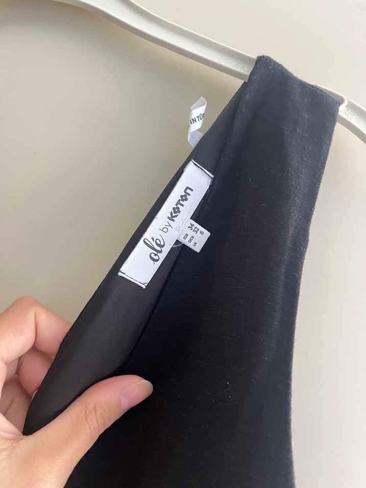 Siyah V Yakalı Drapeli Kadın Tulum - Görsel 5