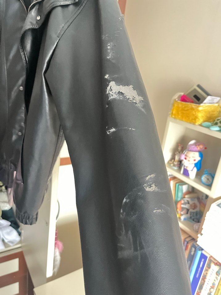 Düğmeli Siyah Deri Kadın Ceket kol defolu - Görsel 4