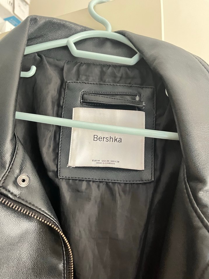 Düğmeli Siyah Deri Kadın Ceket kol defolu - Görsel 2