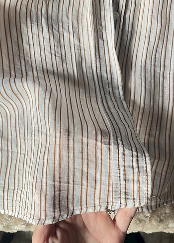 Bej Keten Düğmeli Kadın Gömlek kolunu ütüyle yaktım - Görsel 3