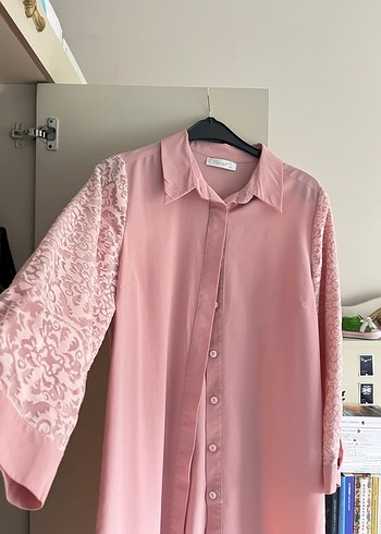 Pembe Uzun Kollu Düğmeli Kadın Tunik marka temsili - Görsel 2